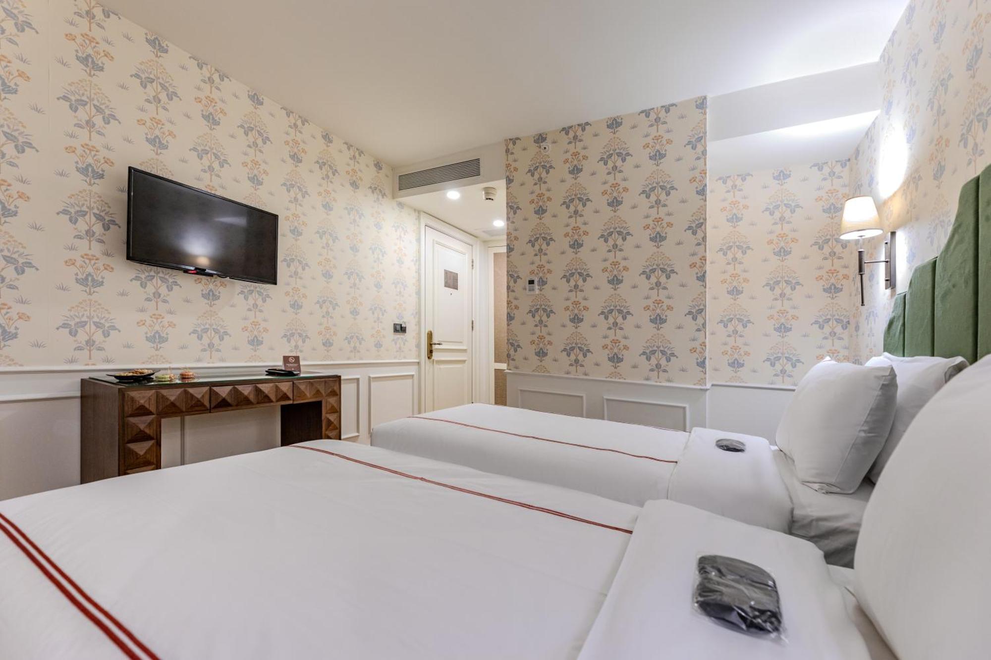 Khai Hotel Karakoey Istanbul Exterior photo